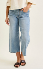Judy Blue 82690 Mid Rise Wide Crop