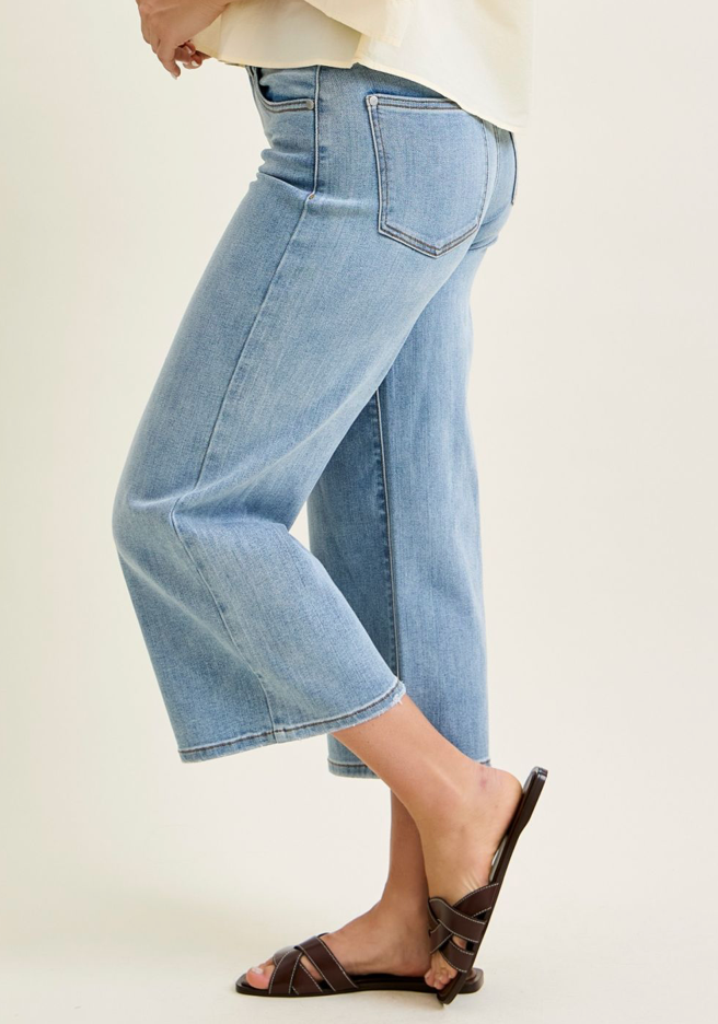 Judy Blue 82690 Mid Rise Wide Crop