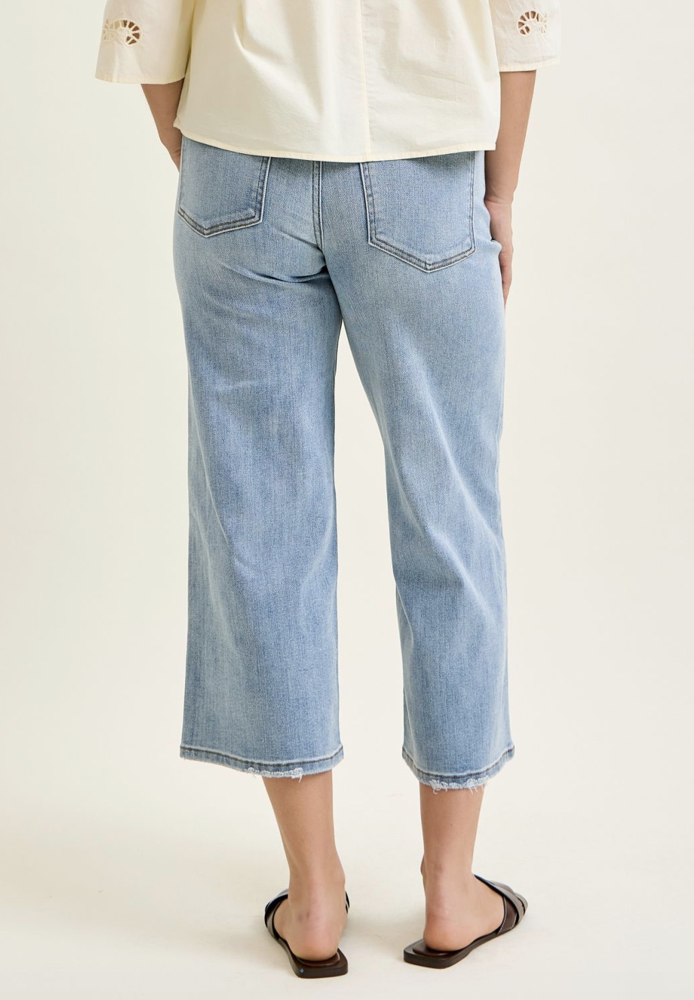 Judy Blue 82690 Mid Rise Wide Crop